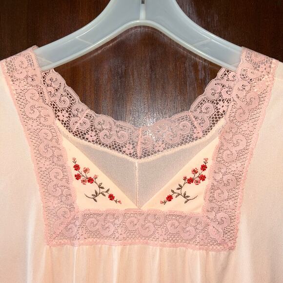 Vintage 70’s Gossard Artemis nightgown Boho Chic Pjs Rayon embroidered large - Picture 3 of 12